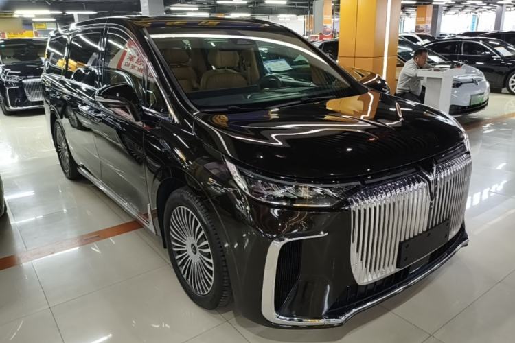 Used VOYAH Dream 2025 PHEV Four-Wheel-Drive Flagship Kunpeng Edition Front Right 45 Deg