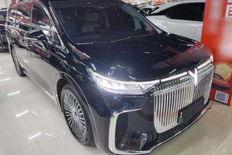 Used VOYAH Dream 2025 PHEV Four-Wheel Drive Prestige Kunpeng Edition Front Right 45 Deg