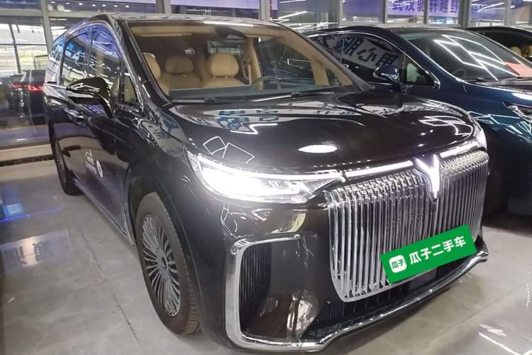 Used VOYAH Dream 2025 PHEV Four-Wheel-Drive Flagship Kunpeng Edition Front Right 45 Deg