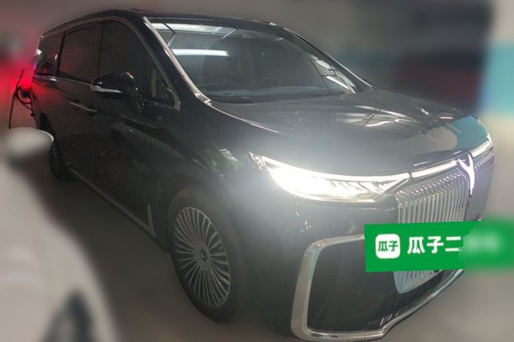 Used VOYAH Dream 2025 PHEV Four-Wheel Drive Prestige Kunpeng Edition Front Right 45 Deg