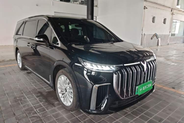Used VOYAH Dream 2025 PHEV Four-Wheel Drive Excellence Kunpeng Edition Front Right 45 Deg