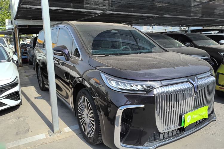 Used VOYAH Dream 2025 PHEV Four-Wheel Drive Prestige Kunpeng Edition Front Right 45 Deg