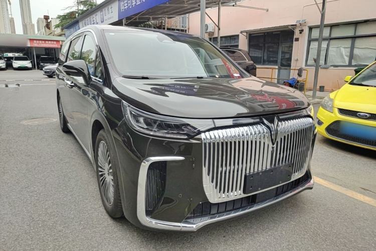 Used VOYAH Dream 2025 PHEV Four-Wheel-Drive Flagship Kunpeng Edition Front Right 45 Deg