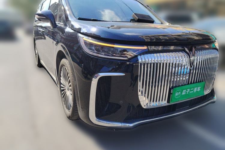 Used VOYAH Dream 2025 PHEV Four-Wheel Drive Prestige Kunpeng Edition Front Right 45 Deg