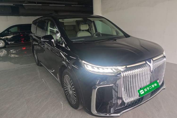 Used VOYAH Dream 2025 PHEV Four-Wheel Drive Prestige Kunpeng Edition Front Right 45 Deg