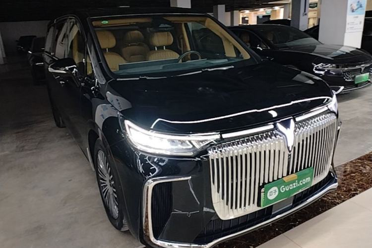 Used VOYAH Dream 2025 PHEV Four-Wheel-Drive Flagship Kunpeng Edition Front Right 45 Deg