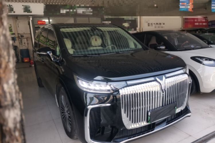 Used VOYAH Dream 2025 PHEV Four-Wheel Drive Prestige Kunpeng Edition Front Right 45 Deg