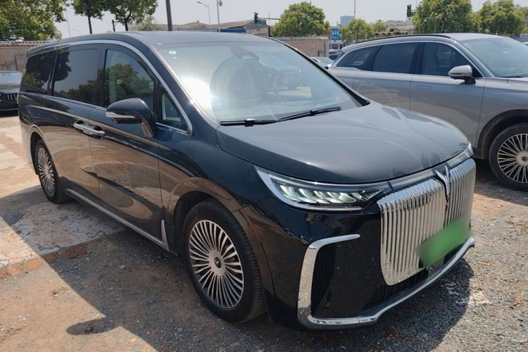 Used VOYAH Dream 2025 PHEV Four-Wheel Drive Prestige Kunpeng Edition Front Right 45 Deg