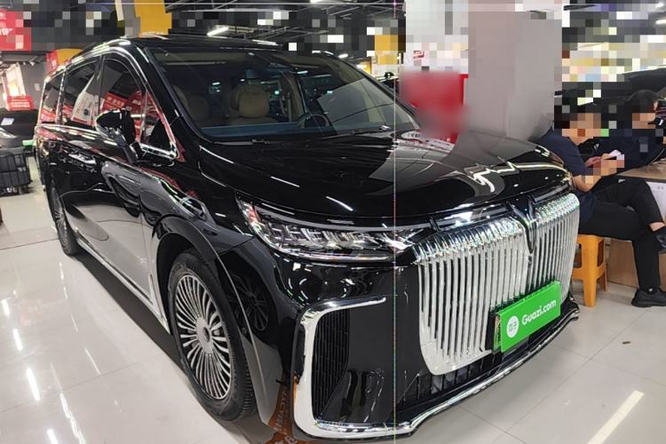 Used VOYAH Dream 2025 PHEV Four-Wheel Drive Prestige Kunpeng Edition Front Right 45 Deg
