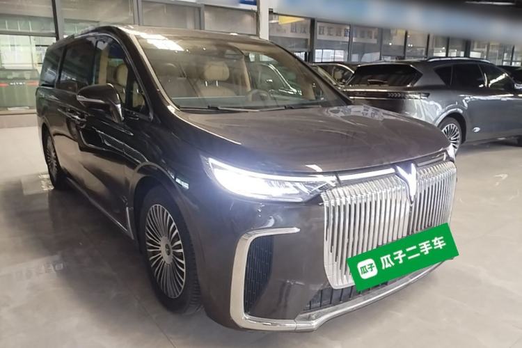 Used VOYAH Dream 2025 PHEV Four-Wheel-Drive Flagship Kunpeng Edition Front Right 45 Deg