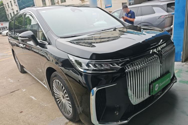 Used VOYAH Dream 2025 PHEV Four-Wheel Drive Prestige Kunpeng Edition Front Right 45 Deg