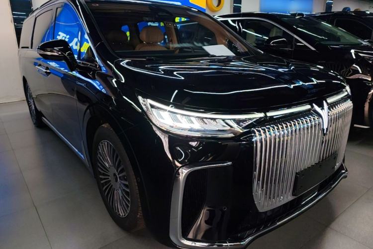 Used VOYAH Dream 2025 PHEV Four-Wheel-Drive Flagship Kunpeng Edition Front Right 45 Deg
