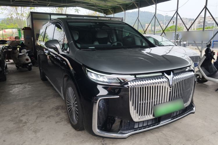Used VOYAH Dream 2025 PHEV Four-Wheel Drive Prestige Kunpeng Edition Front Right 45 Deg