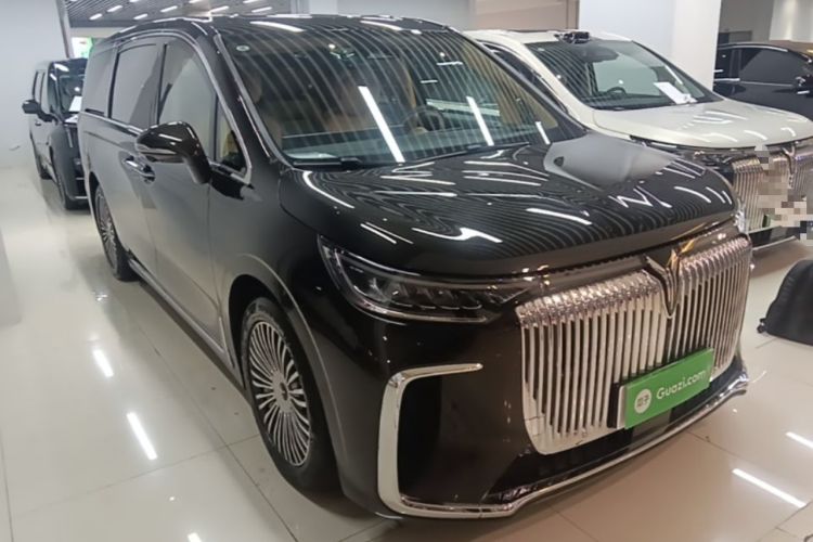 Used VOYAH Dream 2025 PHEV Four-Wheel Drive Prestige Kunpeng Edition Front Right 45 Deg