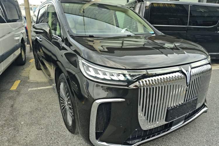Used VOYAH Dream 2025 PHEV Four-Wheel Drive Prestige Kunpeng Edition Front Right 45 Deg