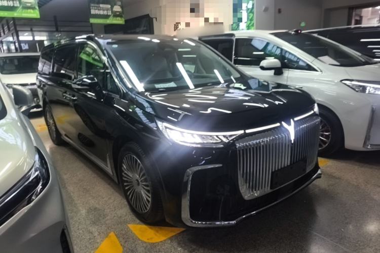 Used VOYAH Dream 2025 PHEV Four-Wheel Drive Prestige Kunpeng Edition Front Right 45 Deg