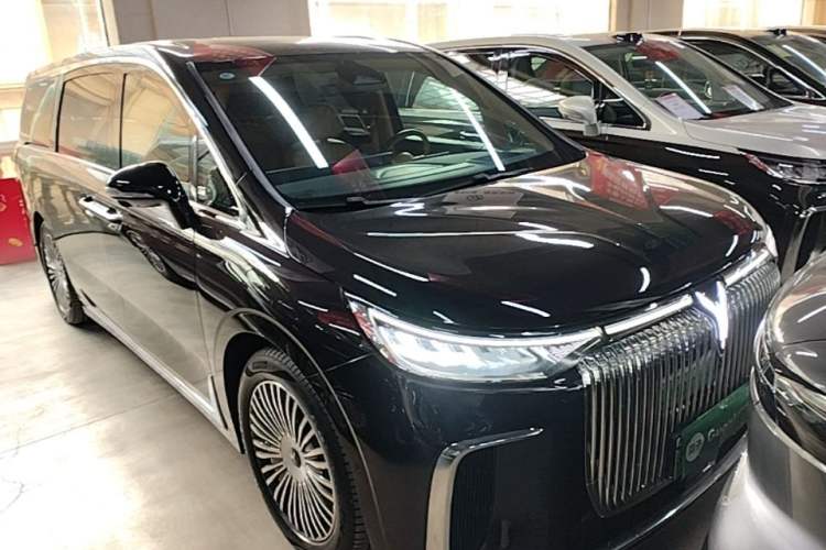 Used VOYAH Dream 2025 PHEV Four-Wheel-Drive Flagship Kunpeng Edition Front Right 45 Deg