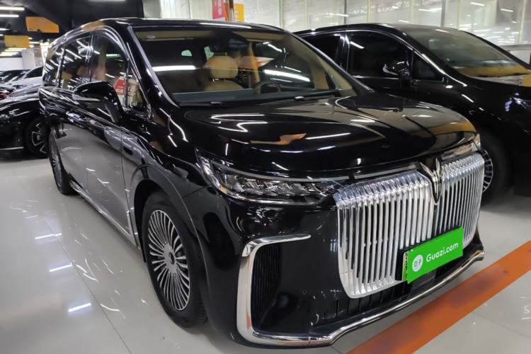 Used VOYAH Dream 2025 PHEV Four-Wheel-Drive Flagship Kunpeng Edition Front Right 45 Deg