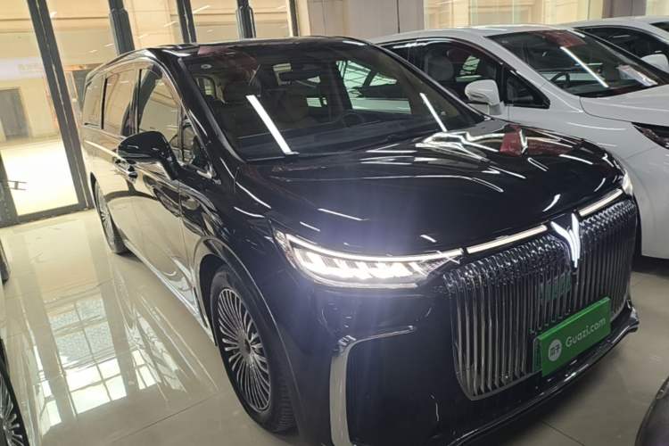 Used VOYAH Dream 2025 PHEV Four-Wheel-Drive Flagship Kunpeng Edition Front Right 45 Deg