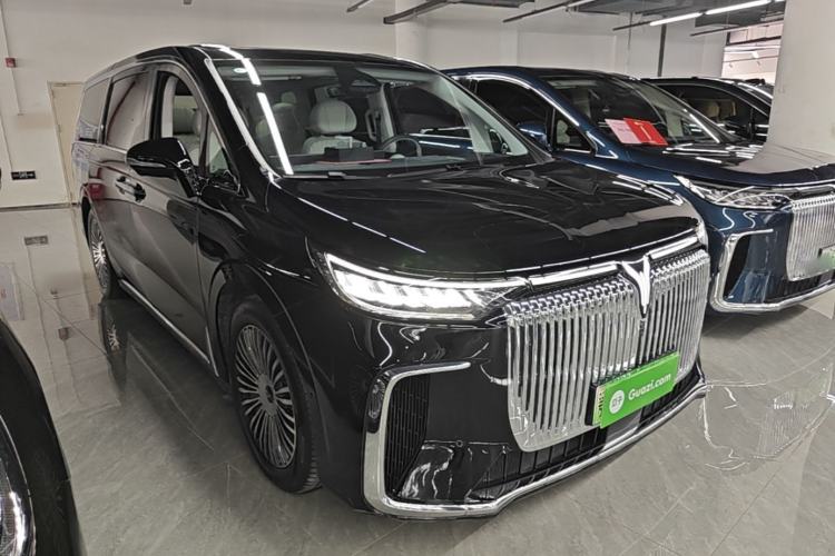 Used VOYAH Dream 2025 PHEV Four-Wheel-Drive Flagship Kunpeng Edition Front Right 45 Deg