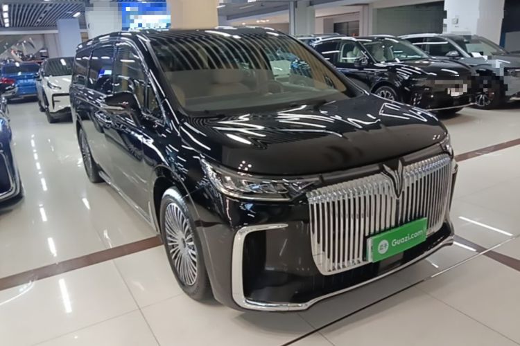Used VOYAH Dream 2025 PHEV Four-Wheel-Drive Flagship Kunpeng Edition Front Right 45 Deg
