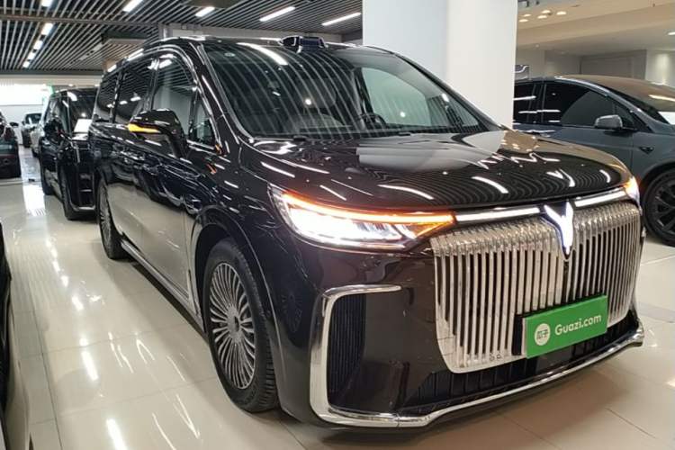 Used VOYAH Dream 2025 PHEV Four-Wheel-Drive Flagship Version – Qiankun Edition Front Right 45 Deg