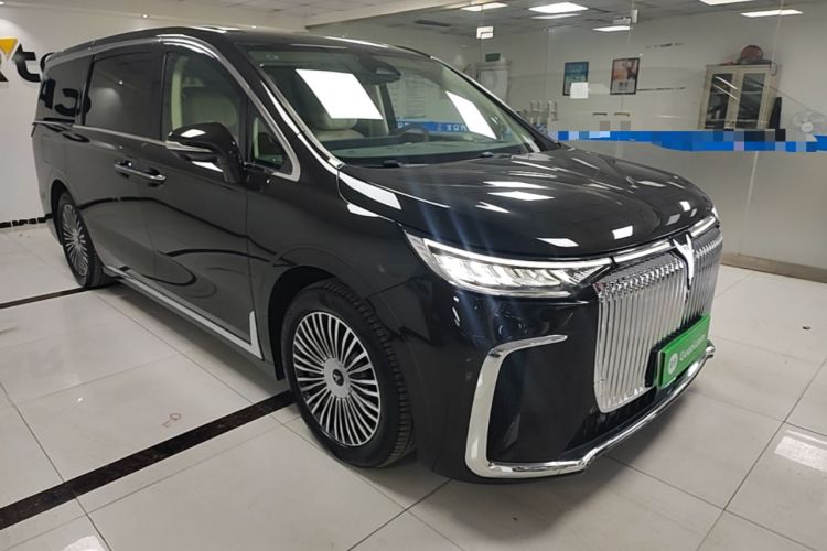 Used VOYAH Dream 2025 PHEV Four-Wheel Drive Prestige Kunpeng Edition Front Right 45 Deg