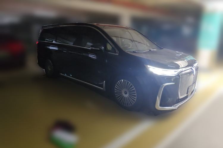 Used VOYAH Dream 2025 PHEV Four-Wheel Drive Prestige Kunpeng Edition Front Right 45 Deg