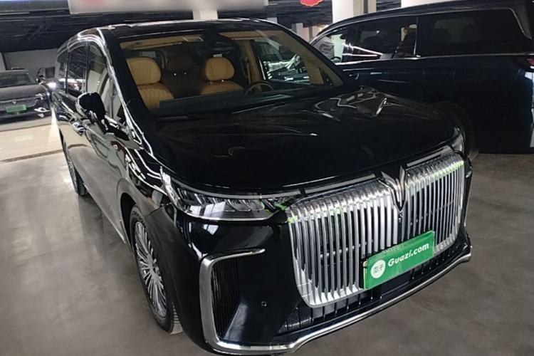 Used VOYAH Dream 2025 PHEV Four-Wheel-Drive Flagship Kunpeng Edition Front Right 45 Deg