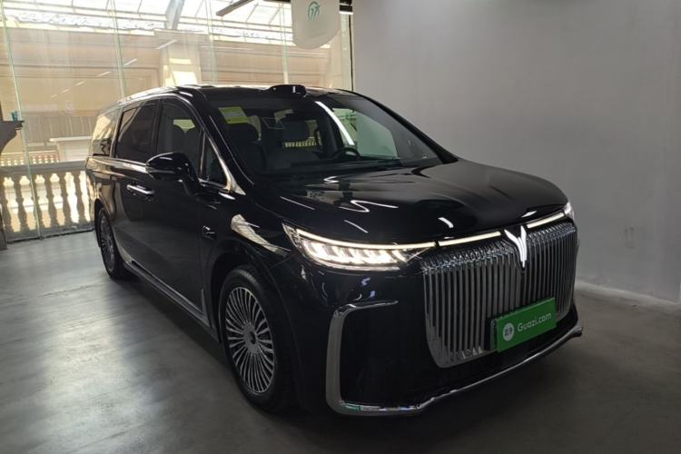 Used VOYAH Dream 2025 PHEV Four-Wheel Drive Excellence Qiankun Edition Front Right 45 Deg