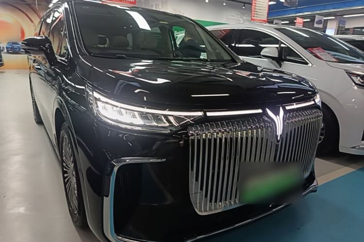 Used VOYAH Dream 2025 PHEV Four-Wheel Drive Prestige Kunpeng Edition Front Right 45 Deg