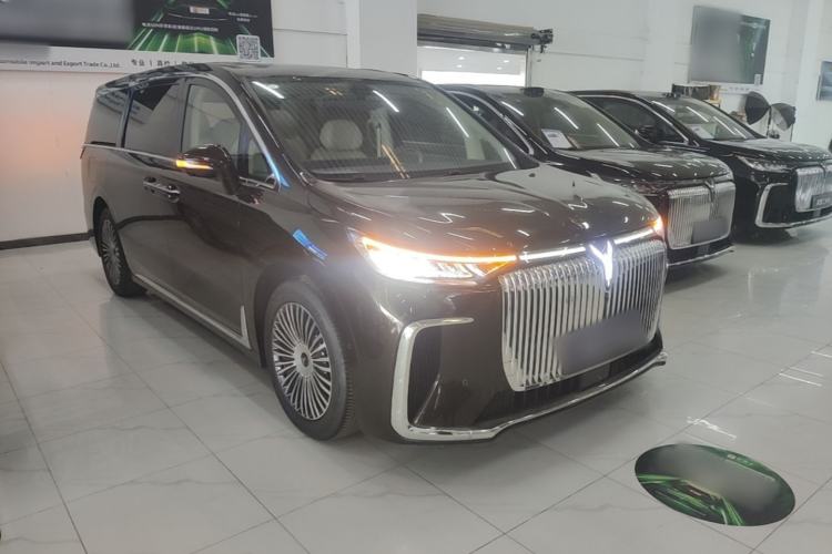 Used VOYAH Dream 2025 PHEV Four-Wheel Drive Prestige Kunpeng Edition Front Right 45 Deg