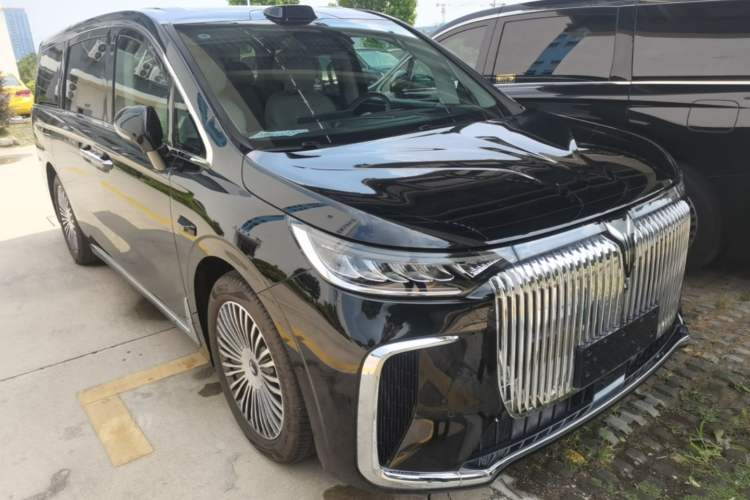 Used VOYAH Dream 2025 PHEV Four-Wheel Drive Prestige Qiankun Edition Front Right 45 Deg