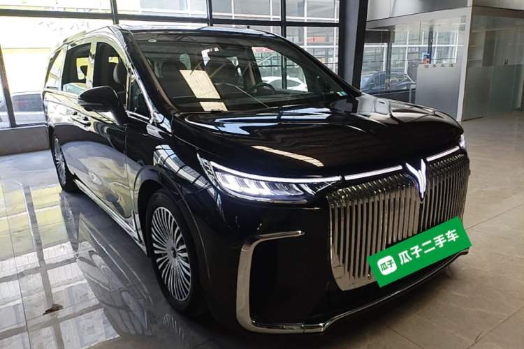 Used VOYAH Dream 2025 PHEV Four-Wheel-Drive Flagship Kunpeng Edition Front Right 45 Deg