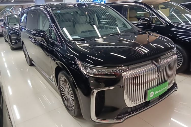 Used VOYAH Dream 2025 PHEV Four-Wheel Drive Prestige Qiankun Edition Front Right 45 Deg