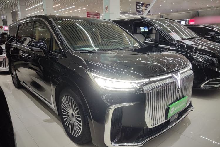 Used VOYAH Dream 2025 PHEV Four-Wheel Drive Excellence Kunpeng Edition Front Right 45 Deg