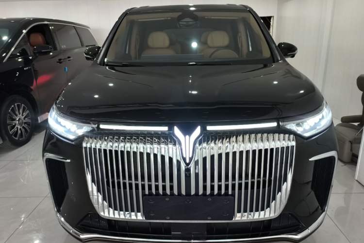 Used VOYAH Dream 2025 PHEV Four-Wheel Drive Prestige Kunpeng Edition Front