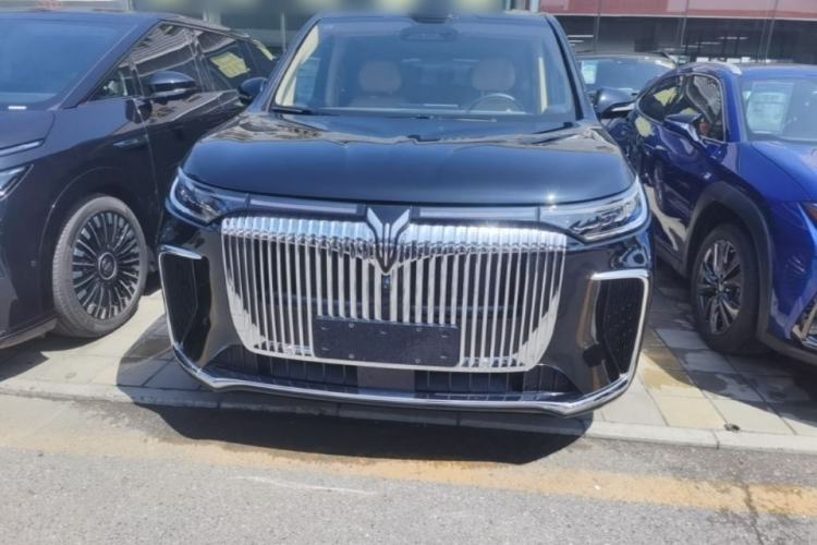 Used VOYAH Dream 2025 PHEV Four-Wheel Drive Prestige Qiankun Edition Front
