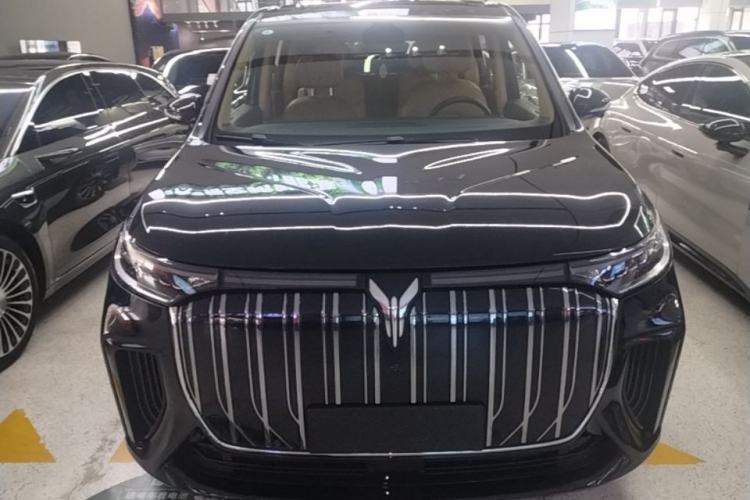 Used VOYAH Dream 2025 EV Long-range Century Edition Front