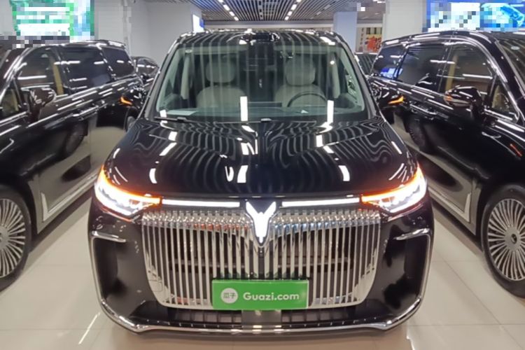 Used VOYAH Dream 2025 PHEV Four-Wheel Drive Prestige Qiankun Edition Front