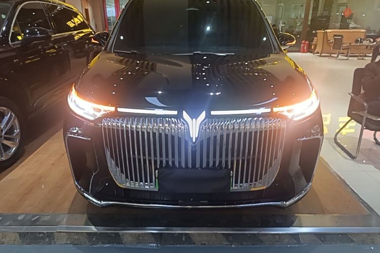 Used VOYAH Dream 2025 PHEV Four-Wheel Drive Prestige Kunpeng Edition Front