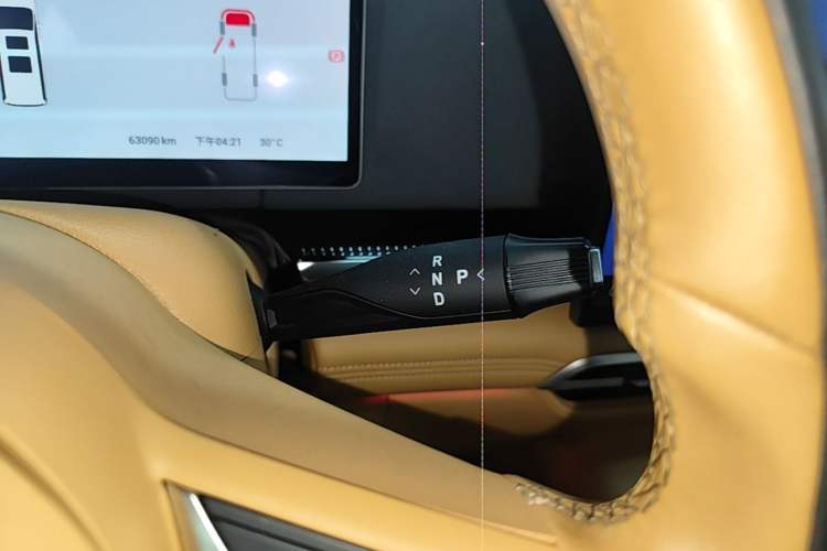 Used VOYAH Dream 2025 PHEV Four-Wheel-Drive Flagship Kunpeng Edition Gear Lever