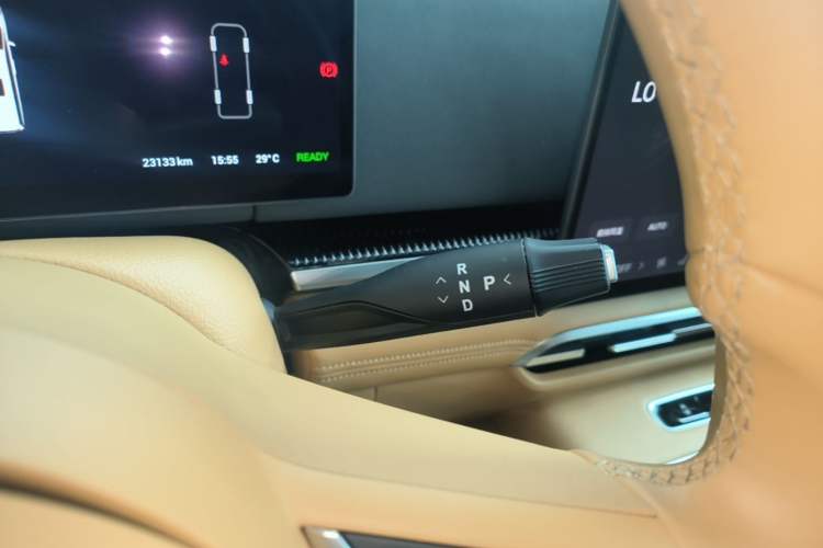 Used VOYAH Dream 2025 PHEV Four-Wheel-Drive Flagship Kunpeng Edition Gear Lever