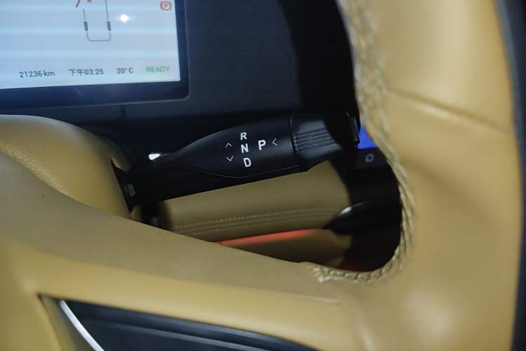 Used VOYAH Dream 2025 PHEV Four-Wheel-Drive Flagship Kunpeng Edition Gear Lever