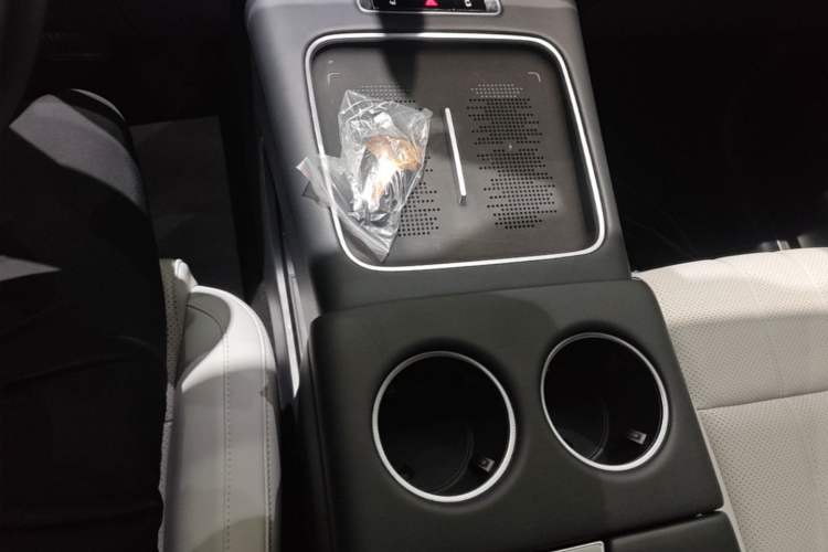 Used VOYAH Dream 2025 PHEV Four-Wheel Drive Prestige Qiankun Edition Gear Lever