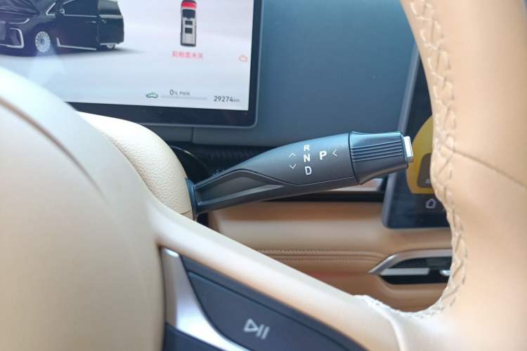 Used VOYAH Dream 2025 PHEV Four-Wheel Drive Prestige Qiankun Edition Gear Lever