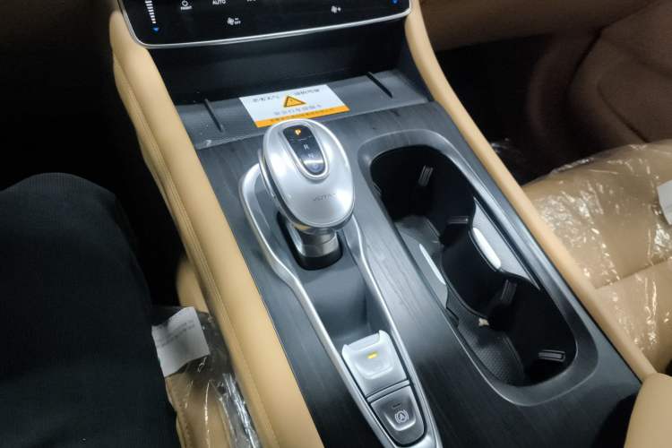 Used VOYAH Dream 2025 EV Long-range Century Edition Gear Lever