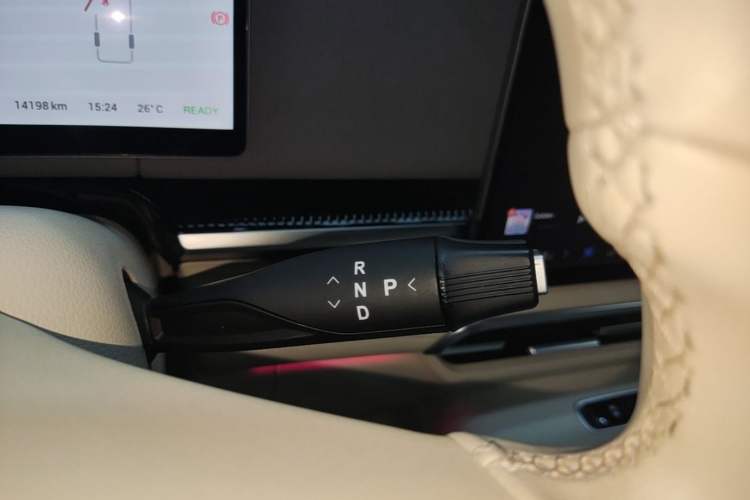 Used VOYAH Dream 2025 PHEV Four-Wheel-Drive Flagship Kunpeng Edition Gear Lever