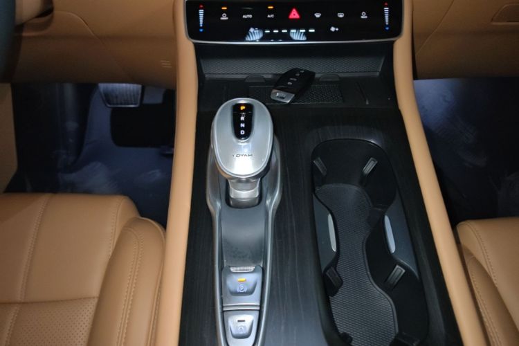 Used VOYAH Dream 2025 PHEV Four-Wheel Drive Excellence Kunpeng Edition Gear Lever