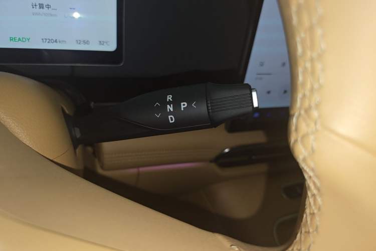 Used VOYAH Dream 2025 PHEV Four-Wheel-Drive Flagship Kunpeng Edition Gear Lever